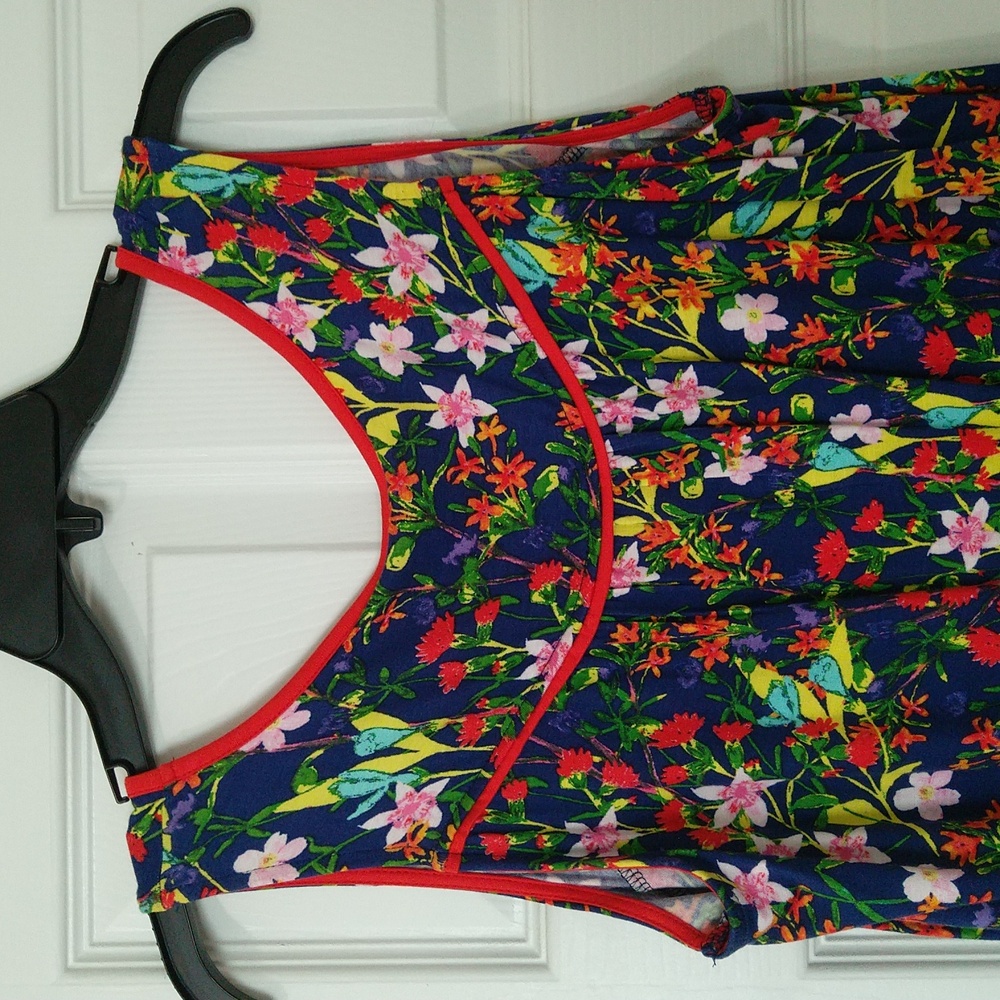 Cupio  colorful floral sleeveless round neck summer tank top for women's size  L - Picture 8 of 8